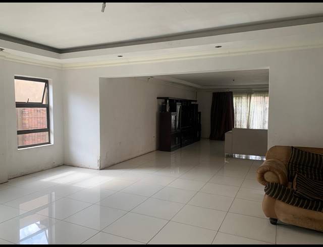 3 BEDROOM HOUSE FOR SALE IN VANDERBIJLPARK SE 6